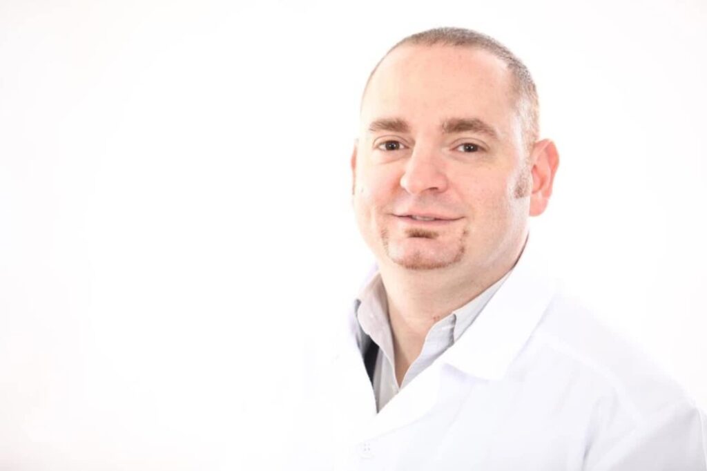 firas-hajjar-denturologiste-1.jpg
