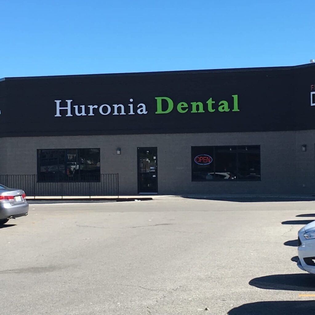 huronia-dental-storefront-1.jpg
