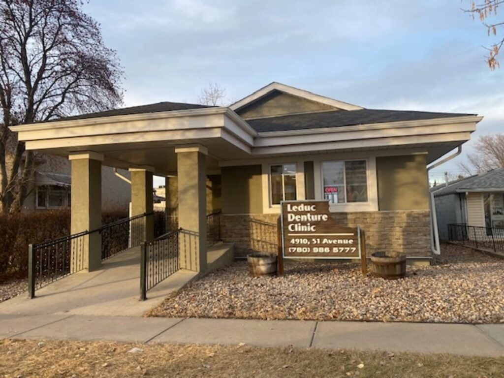 leduc-denture-clinic-1.jpg