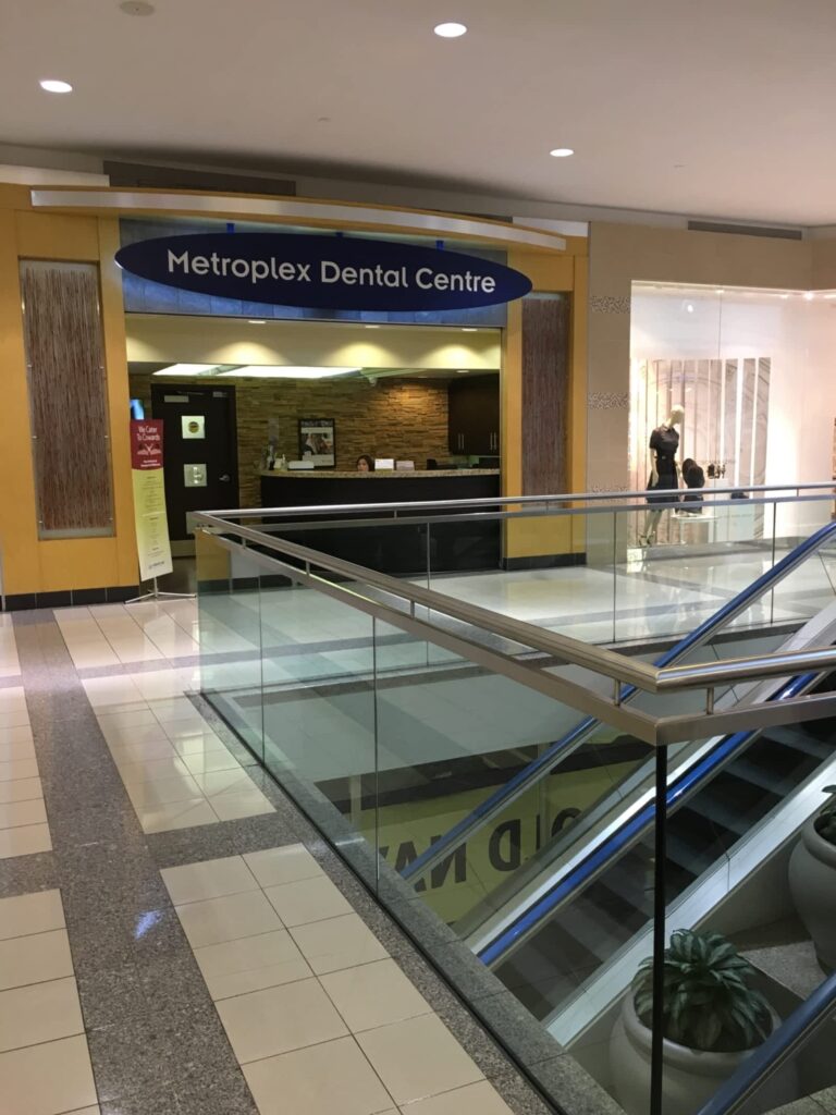 metroplex-dental-centre-storefront-1.jpg
