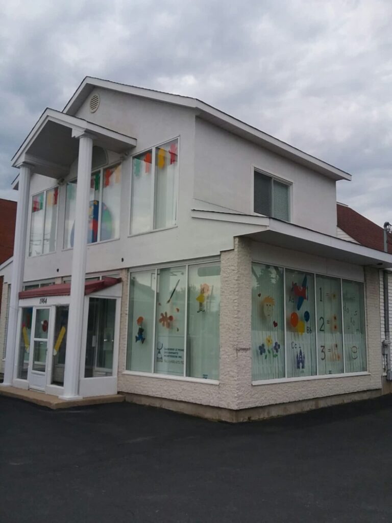 garderie-le-monde-des-enfants-montessori-inc-storefront-1.jpg