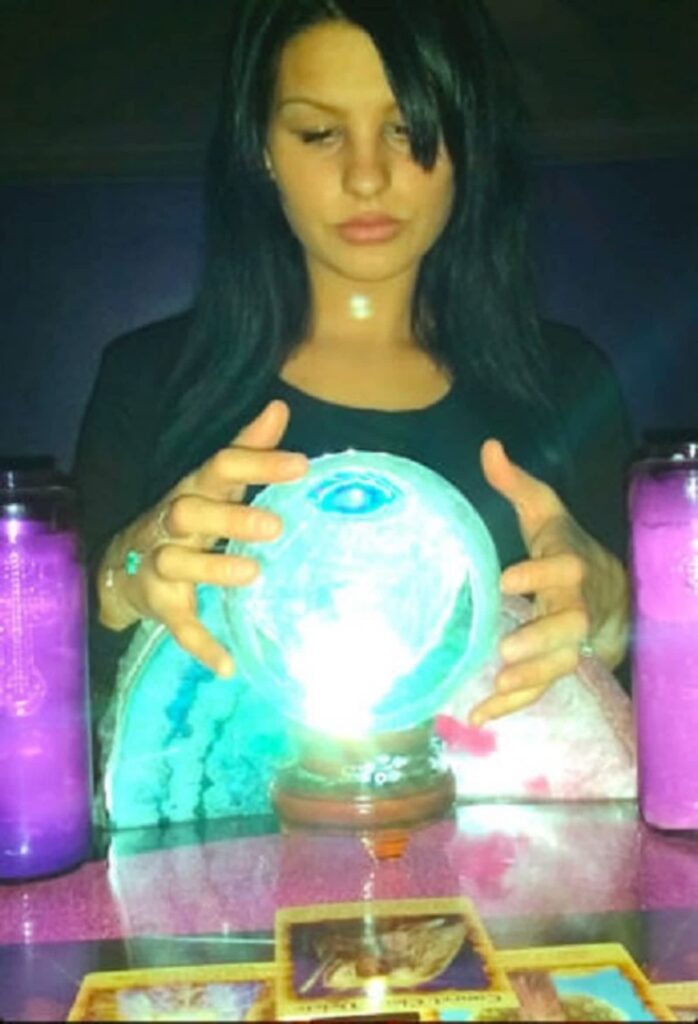 psychic-amanda-1.jpg