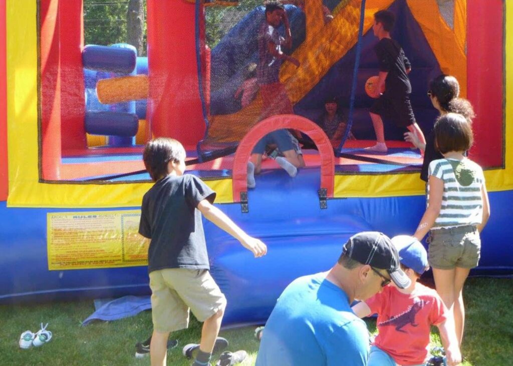White Oaks Montessori School